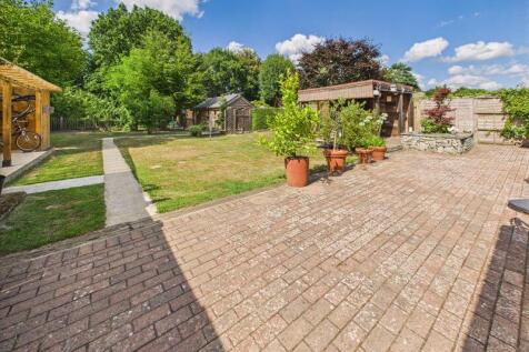 REAR PATIO &amp; GARDEN
