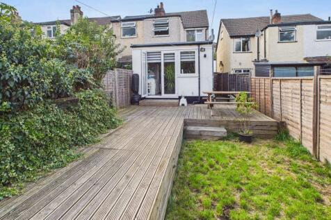 REAR ASPECT &amp; GARDEN