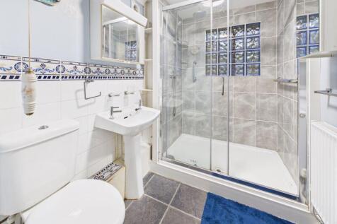 ENSUITE SHOWER ROOM