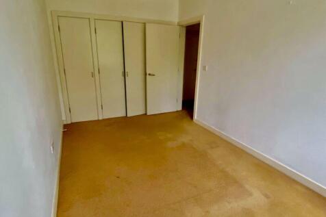 DOUBLE BEDROOM &amp; WARDROBES