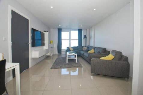 Living/Dining Area