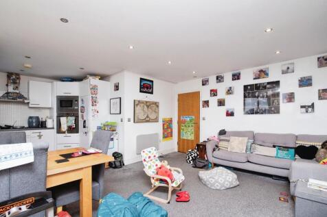 Living/Dining Area
