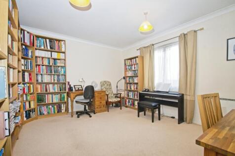 Living/Dining Area