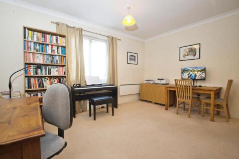Living/Dining Area