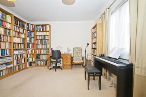Living/Dining Area