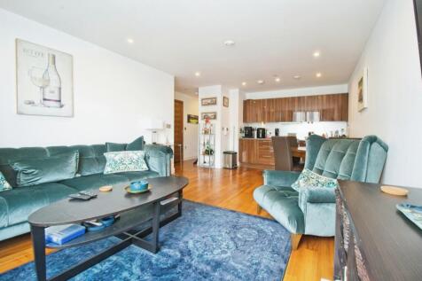 Living/Dining Area