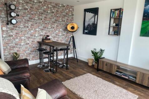 Living/Dining Area