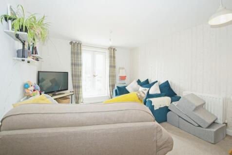 Living/Dining Area