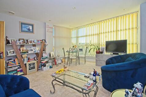 Living/Dining Area