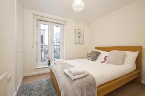 Bedroom/Living  4