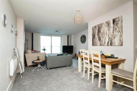 Living/Dining Area