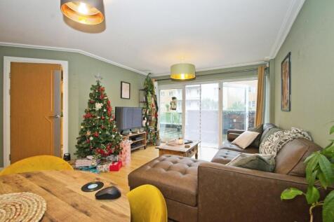 Living/Dining Area