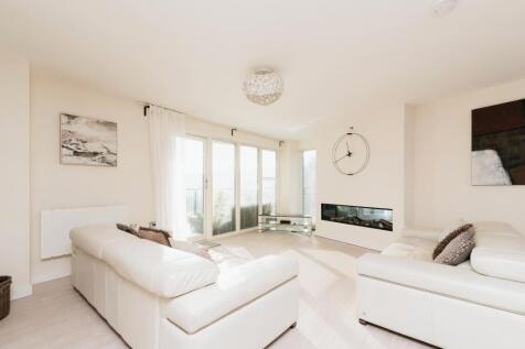 Living/Dining Area
