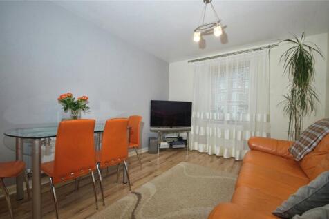Living/Dining Area