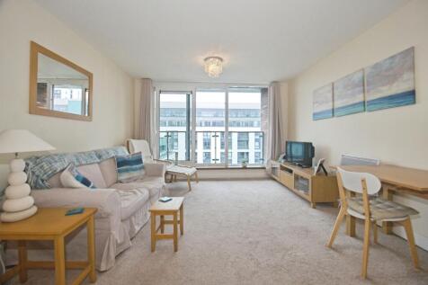 Living/Dining Area