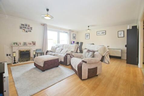 Living/Dining Area