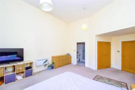 Living/Dining Area