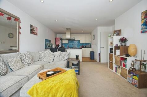 Living/Dining Area