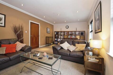 Living/Dining Area