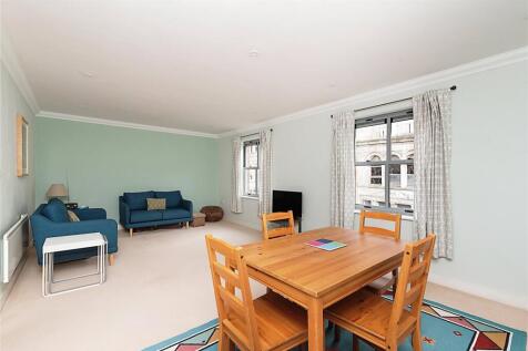 Living/Dining Area