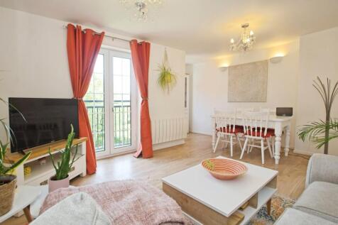 Living/Dining Area