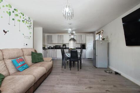 Living/Dining Area