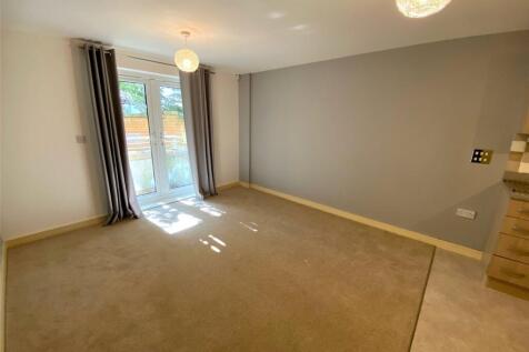 Living/Dining Area