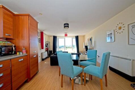 Living/Dining Area