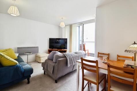 Living/Dining Area