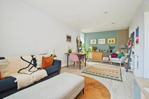 Living/Dining Area