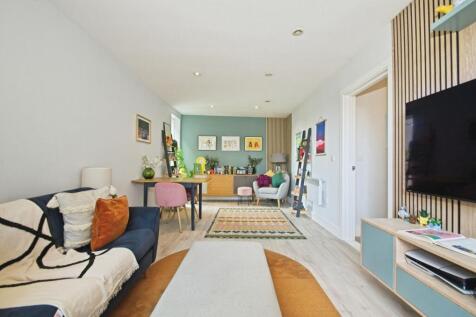 Living/Dining Area