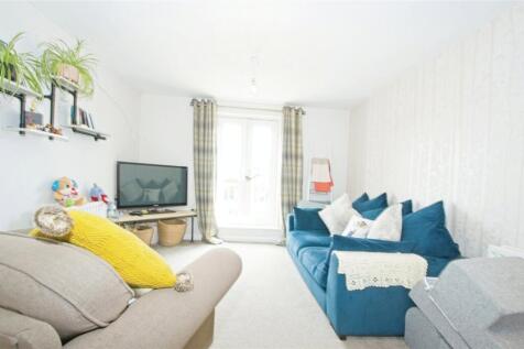 Living/Dining Area