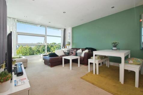 Living/Dining Area