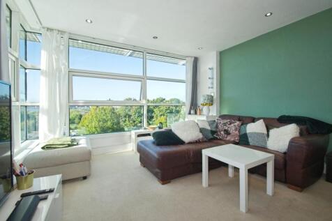 Living/Dining Area