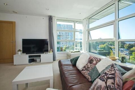Living/Dining Area