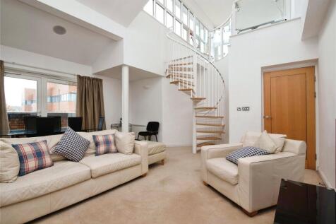 Living/Dining Area