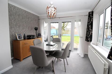 Sitting/Dining Room