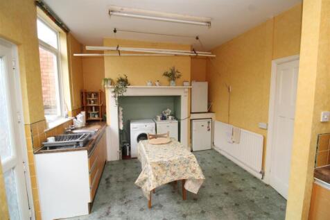 Kitchen / Breakfast Room