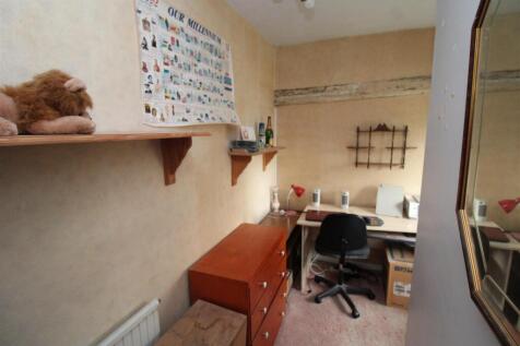 Bedroom 3 / Study