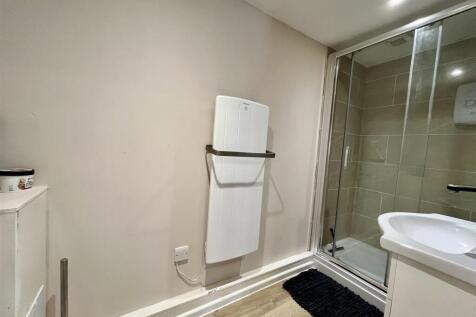 Annexe Shower Room