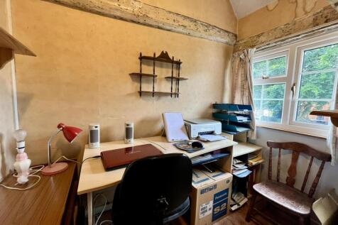 Bedroom 3 / Study