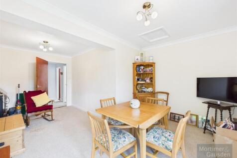 Bedroom 2 / Reception Room