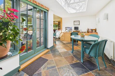 Breakfast Room