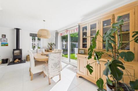 Dining Room / Snug