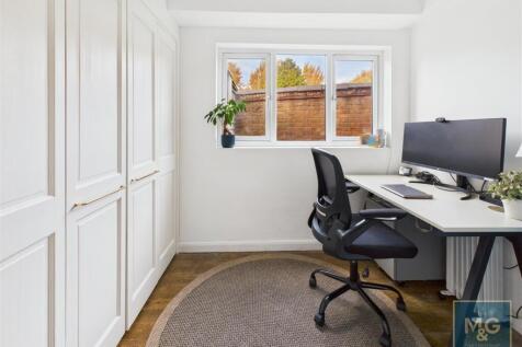 Office With Utility Store