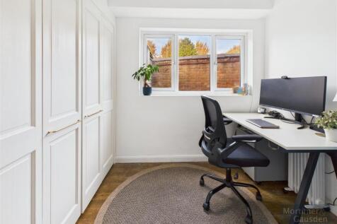 Office With Utility Store