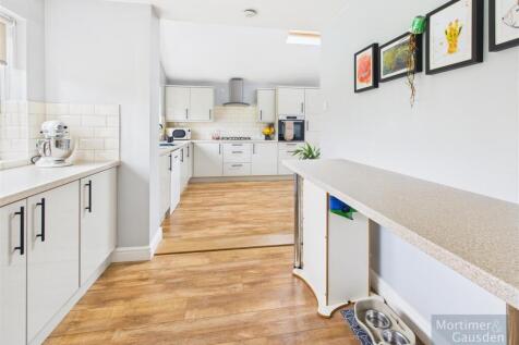 Utility/Breakfast Area