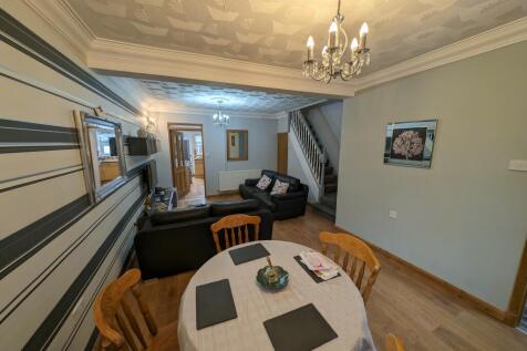 Lounge C