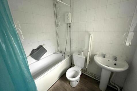 Bathroom.JPG