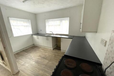 Kitchen b.JPG